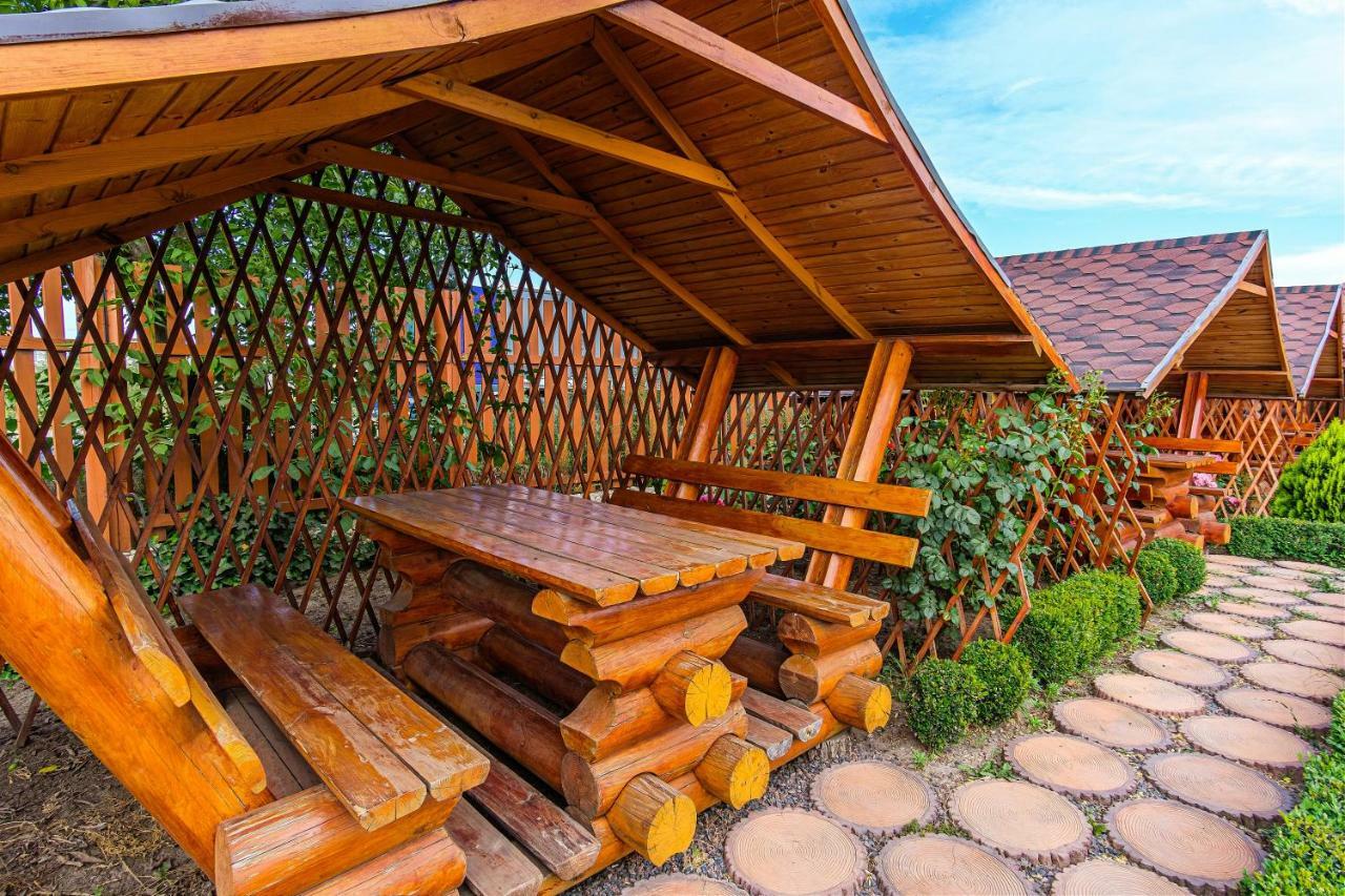 Akvalis Комплекс Для Отдыха Burlach'ya Balka Exterior photo
